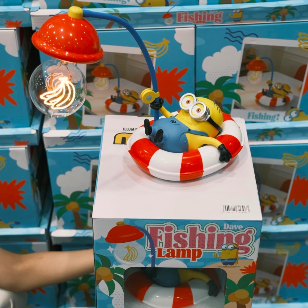 【熊盒子】 正版授權🔖 SUNDAY HOME 小小兵 小黃人 釣魚氣氛燈 小夜燈 香蕉 公仔 玩具 擺設 禮物-細節圖4