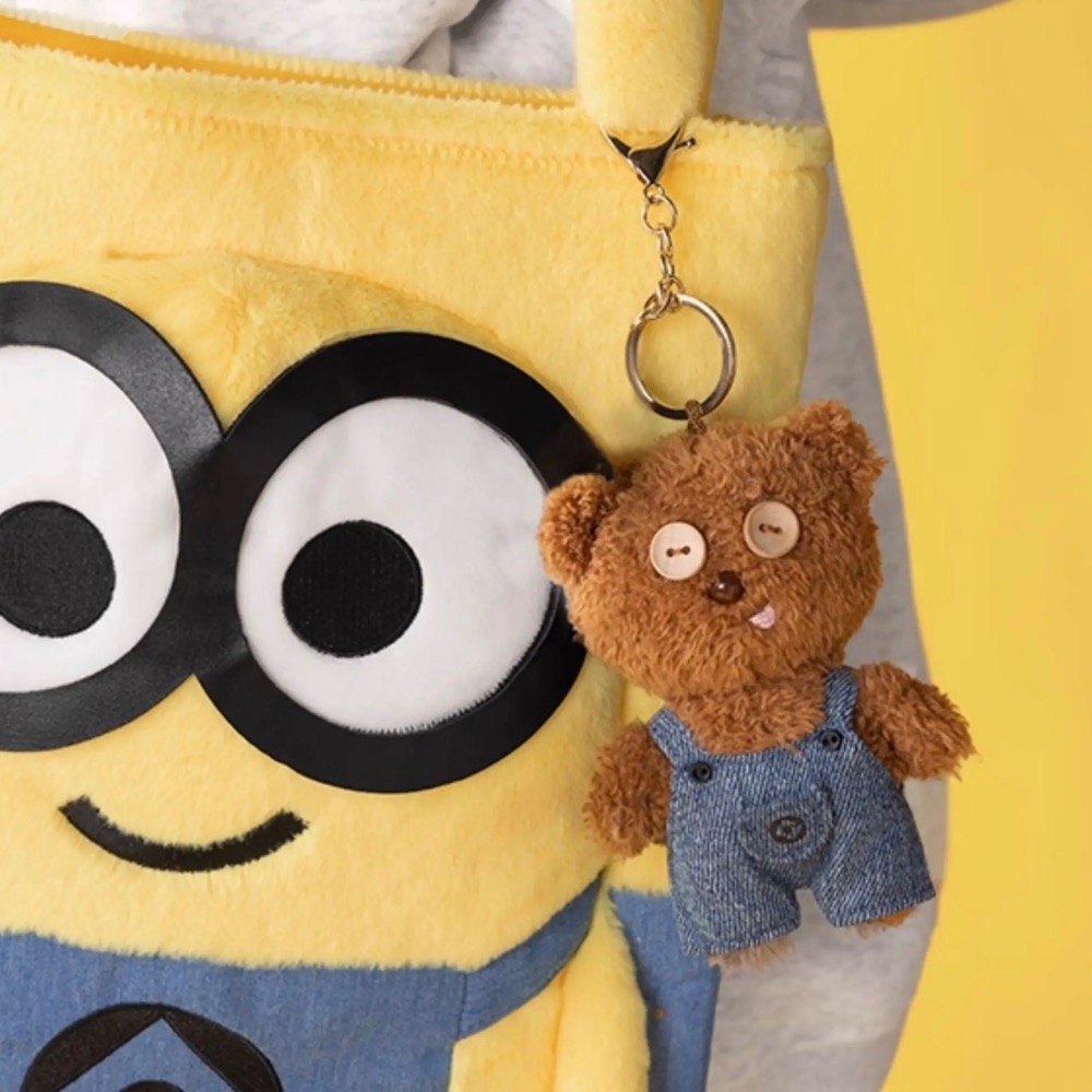 【熊盒子】 正版授權🔖 Minions 小小兵 小黃人 TIM熊 吊帶褲款 毛絨吊飾 毛絨掛件 包包吊飾 禮物-細節圖3