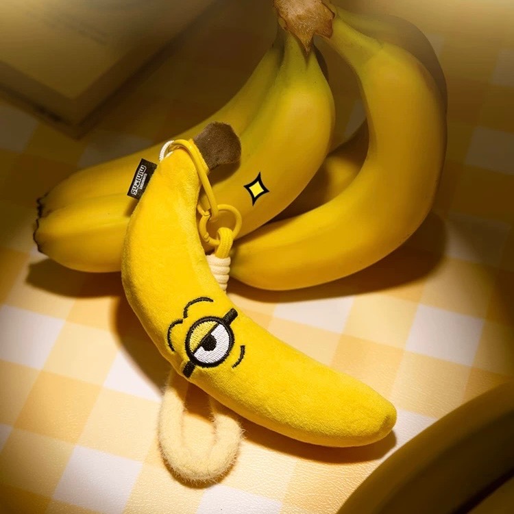 【熊盒子】 正版授權🔖 Minions 小小兵 小黃人 香蕉 毛絨吊飾 毛絨掛件 包包吊飾 禮物-細節圖3
