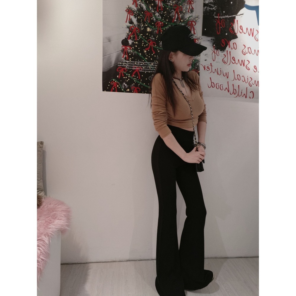 左左家#2506 獨家原創-沒有逼逼線的羊絨喇叭褲(紅/燕麥)-細節圖3