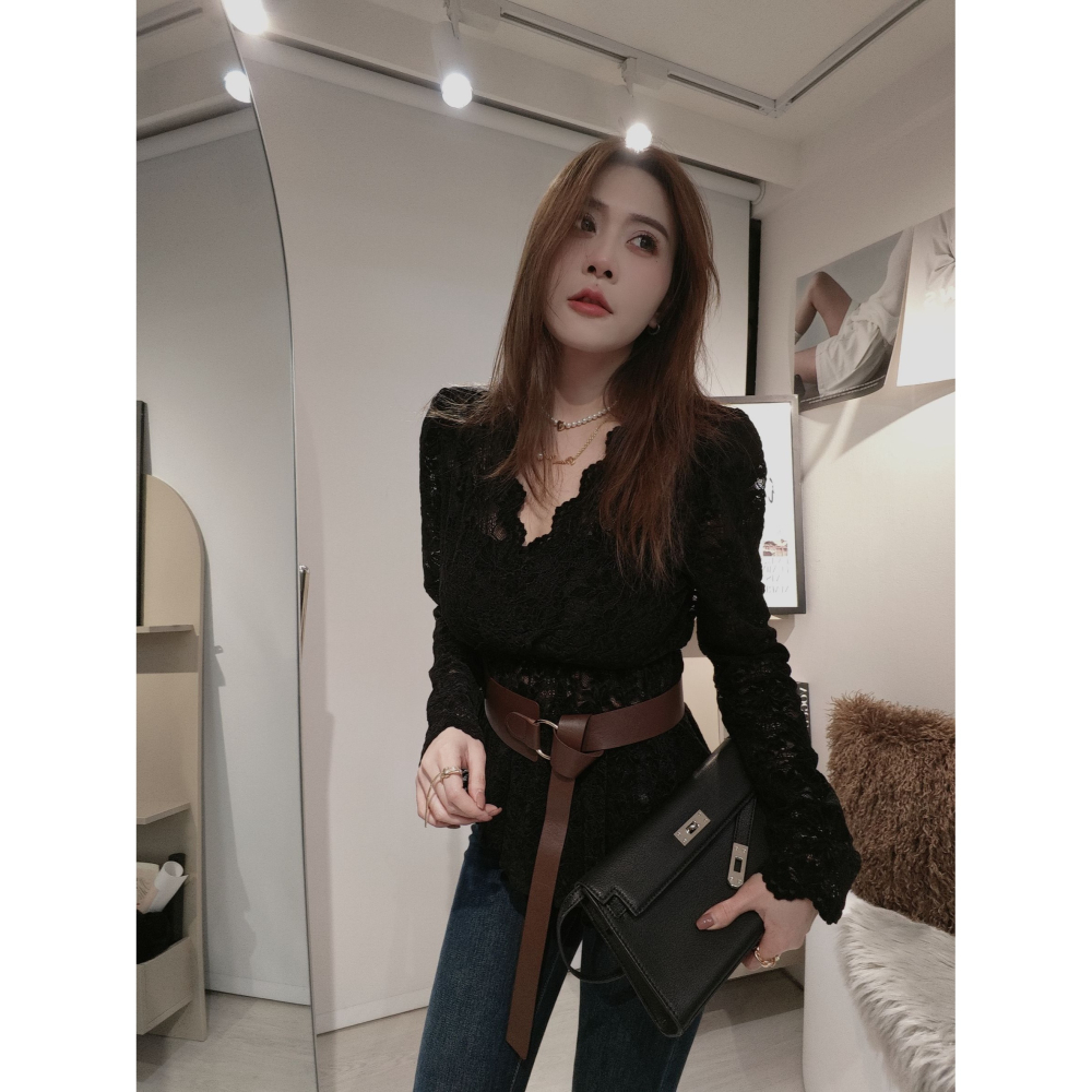 左左家#9527 絨花蕾絲斜擺上衣-細節圖6