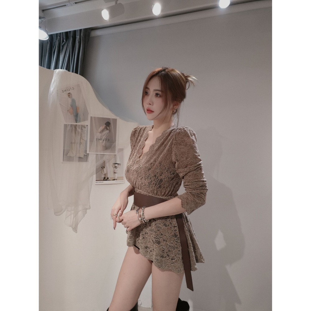 左左家#9527 絨花蕾絲斜擺上衣-規格圖6