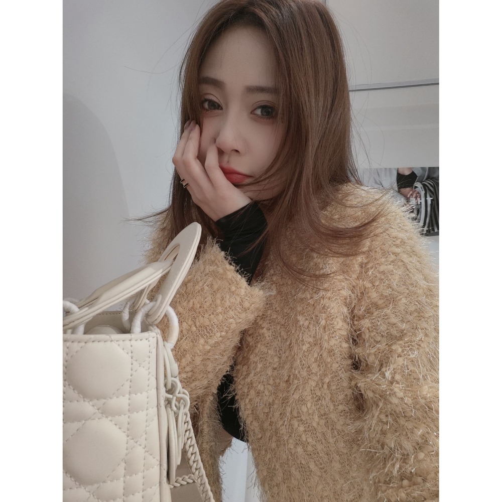 左左家#71 奢華金蔥毛毛外套❤尾牙過年都適合❤-細節圖2