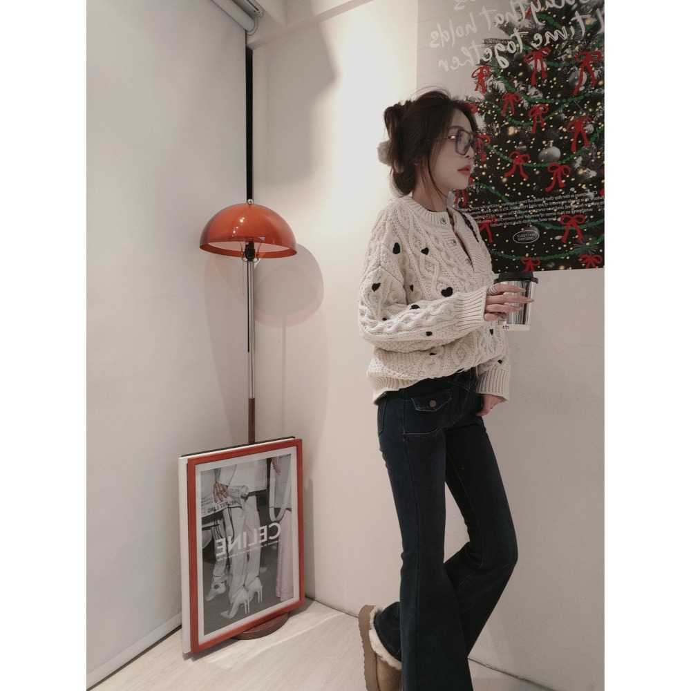左左家#1023 高級感愛心刺繡毛衣-細節圖3