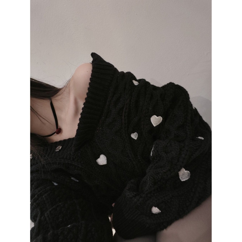 左左家#1023 高級感愛心刺繡毛衣-細節圖4