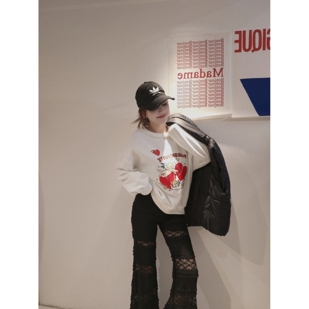 左左家#7176 被愛神眷顧的大學T(白)-細節圖2