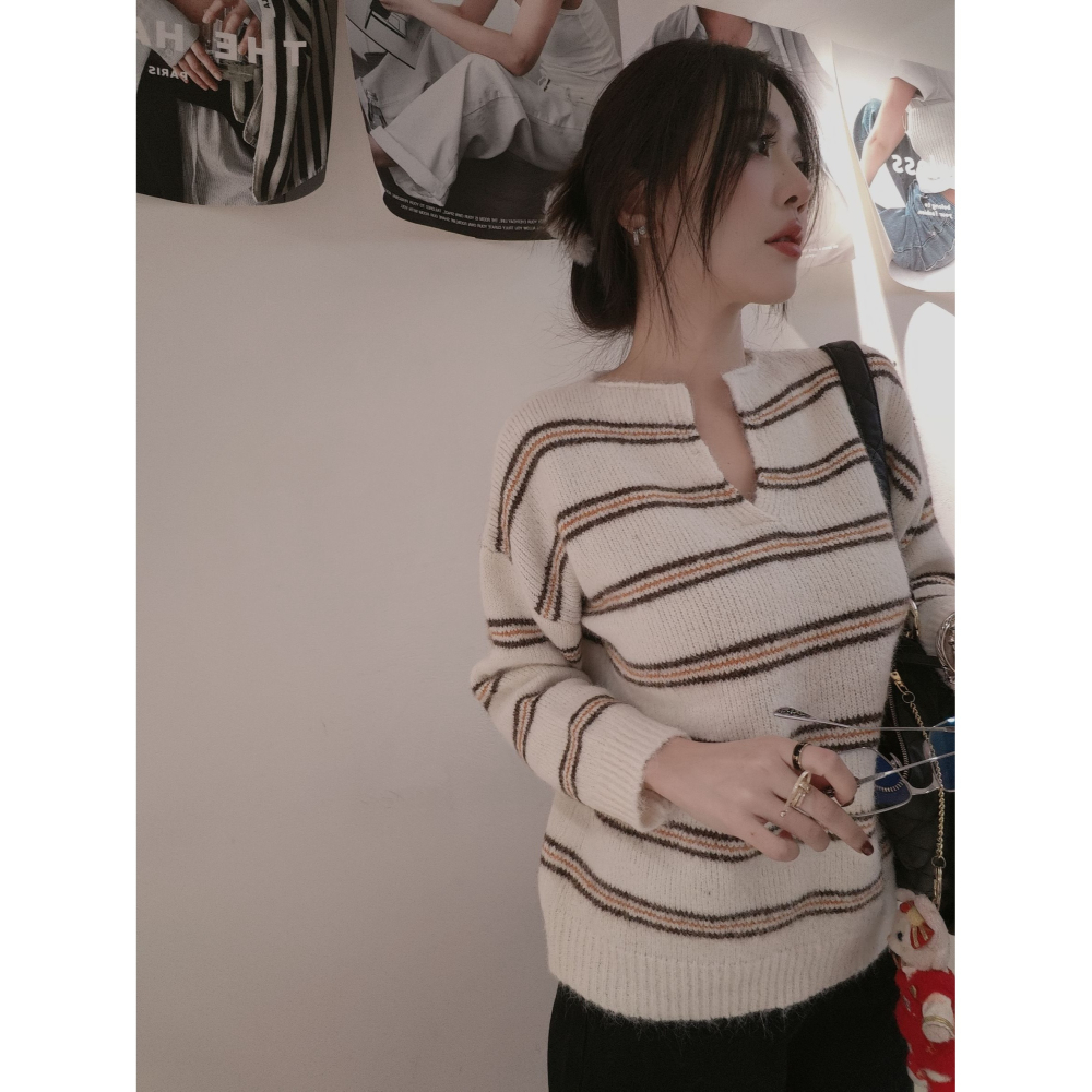 左左家#1016 V口瘦小臉毛衣(杏)-細節圖2