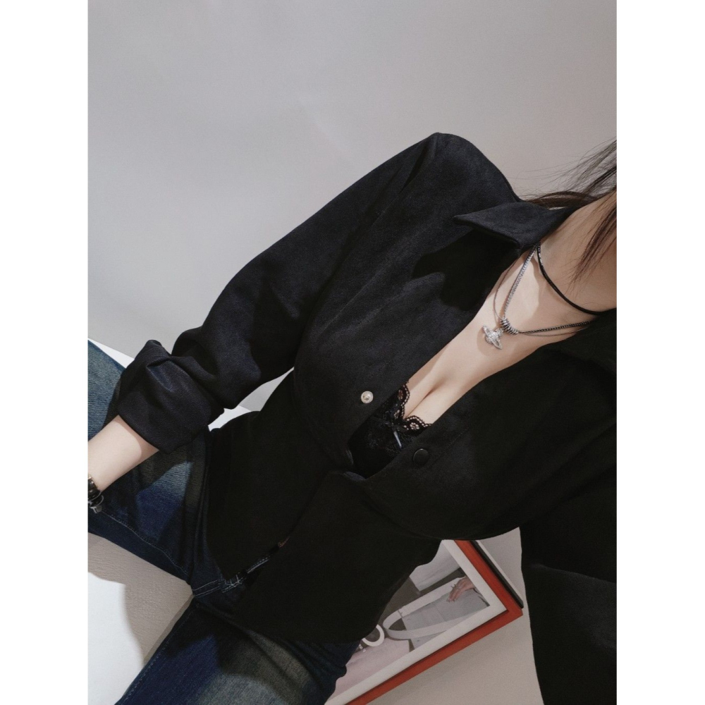 左左家#8205 軟麂皮美腰襯衫(黑)-細節圖3