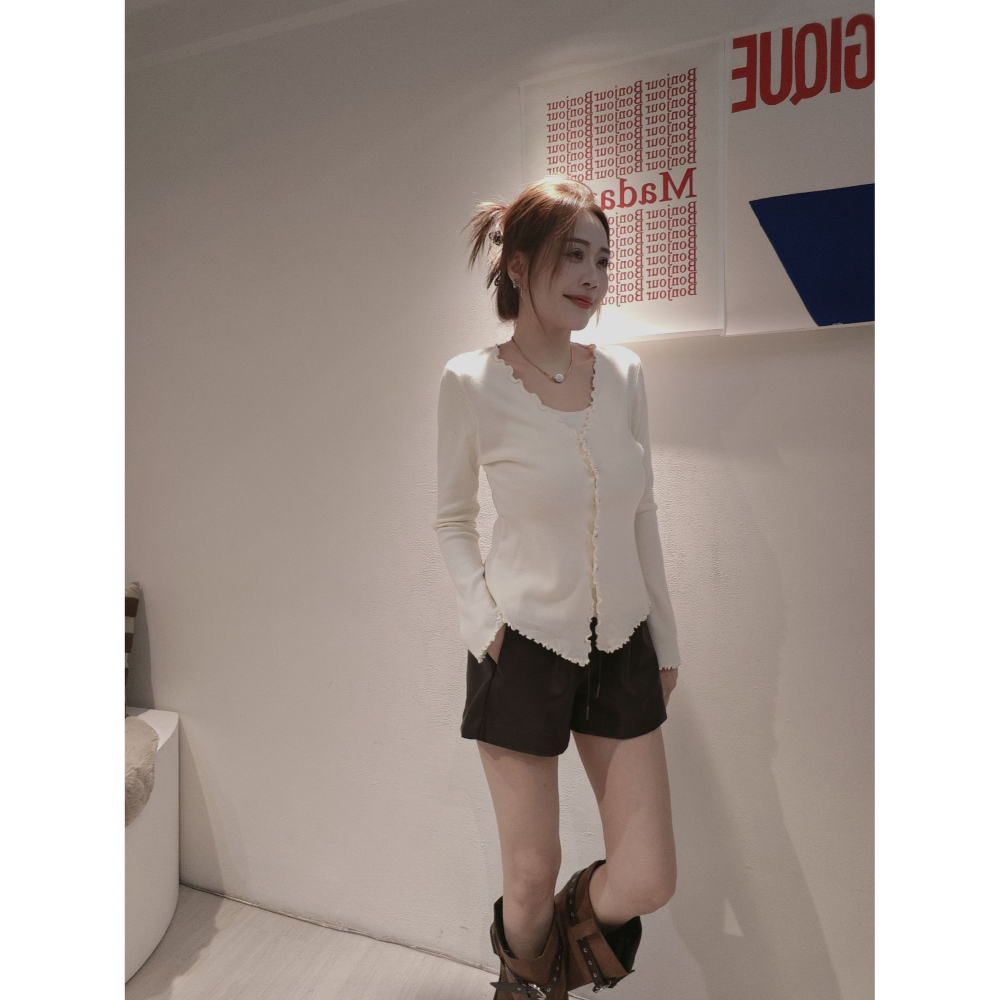 左左家#830 花邊假兩件針織衫 非常方便又超有氣質 推~-細節圖3