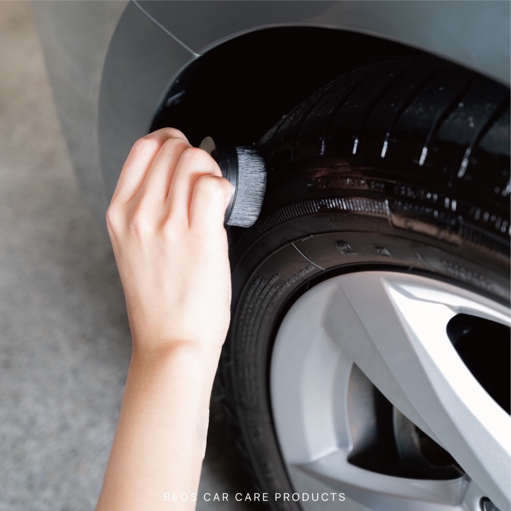 •BEOS• 圓型上油刷 可收納 高貼合度 輪胎油刷 超耐用 不掉毛 上油刷 免沾手 輪胎油刷子 輪胎刷 輪胎上蠟刷-細節圖4