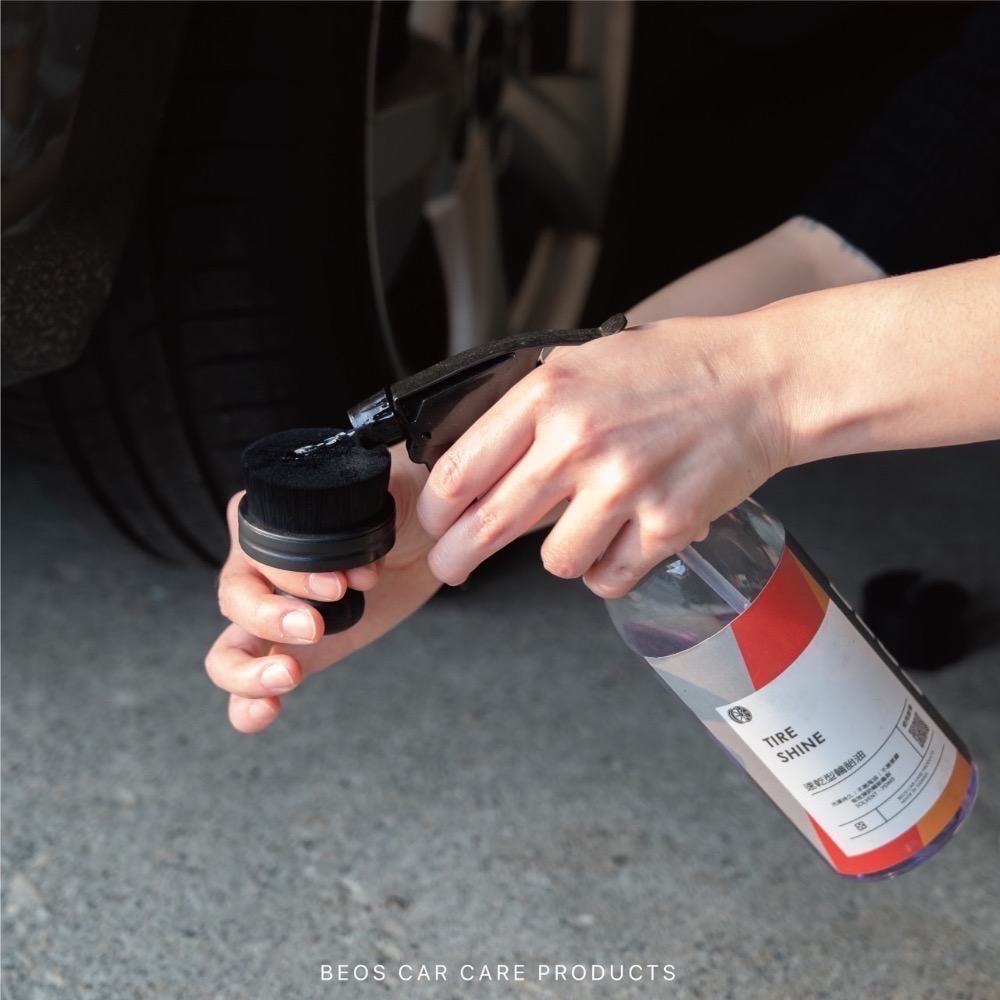 •BEOS• 圓型上油刷 可收納 高貼合度 輪胎油刷 超耐用 不掉毛 上油刷 免沾手 輪胎油刷子 輪胎刷 輪胎上蠟刷-細節圖5