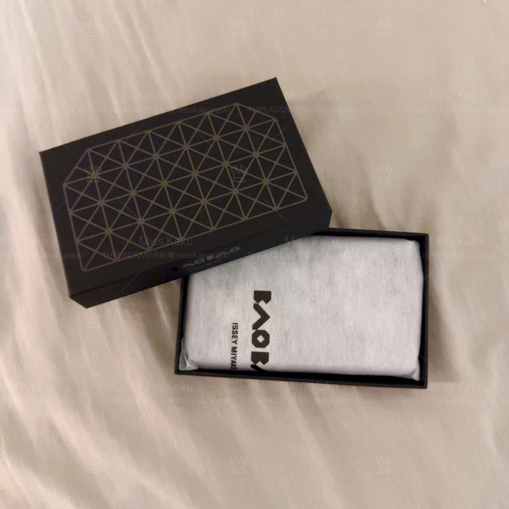[現貨] 🖤全新三宅一生 BAOBAO ISSEY MIYAKE ㄇ字拉鍊零錢包｜拉鍊錢包 AG311 🔜快速出貨-細節圖3