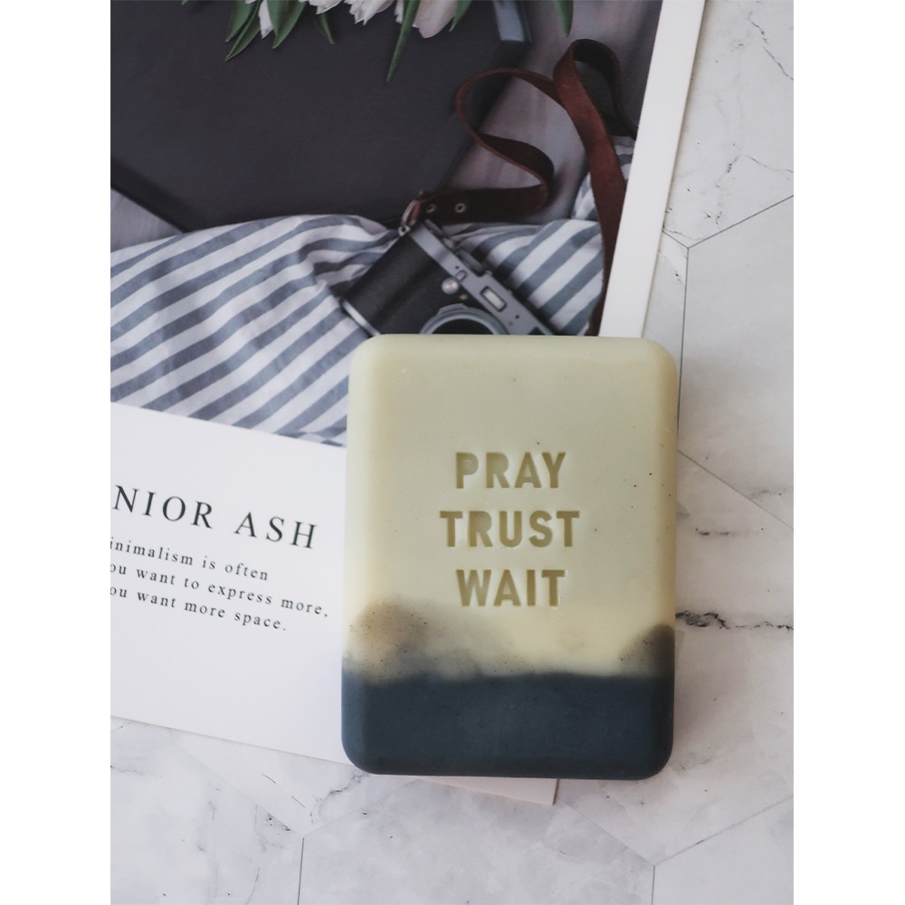 【皂章B03】祈禱 信任 等待 (預購) 福音字章 基督皂章 PRAY TRUST WAIT 壓克力手工皂章-細節圖2