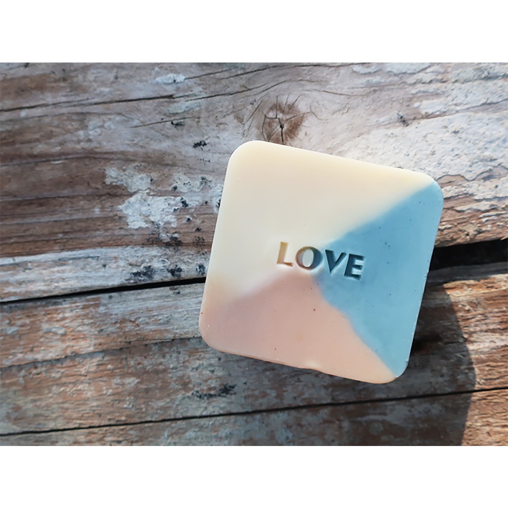 【皂章B36】LOVE 簡單愛 (預購) 字章 婚禮皂章 小物 壓克力 可提供客製-細節圖2