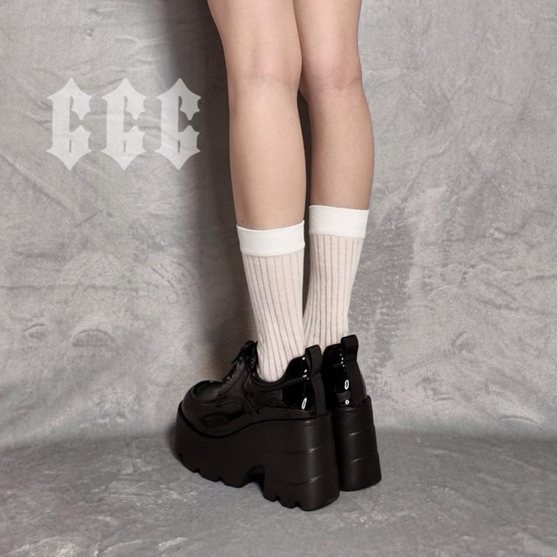 666 SHOP 「台灣現貨」35-40碼9.5cm歐美亮皮黑色白色厚底個性小眾厚底鞋增高鞋坡跟大碼鬆糕鞋-細節圖5
