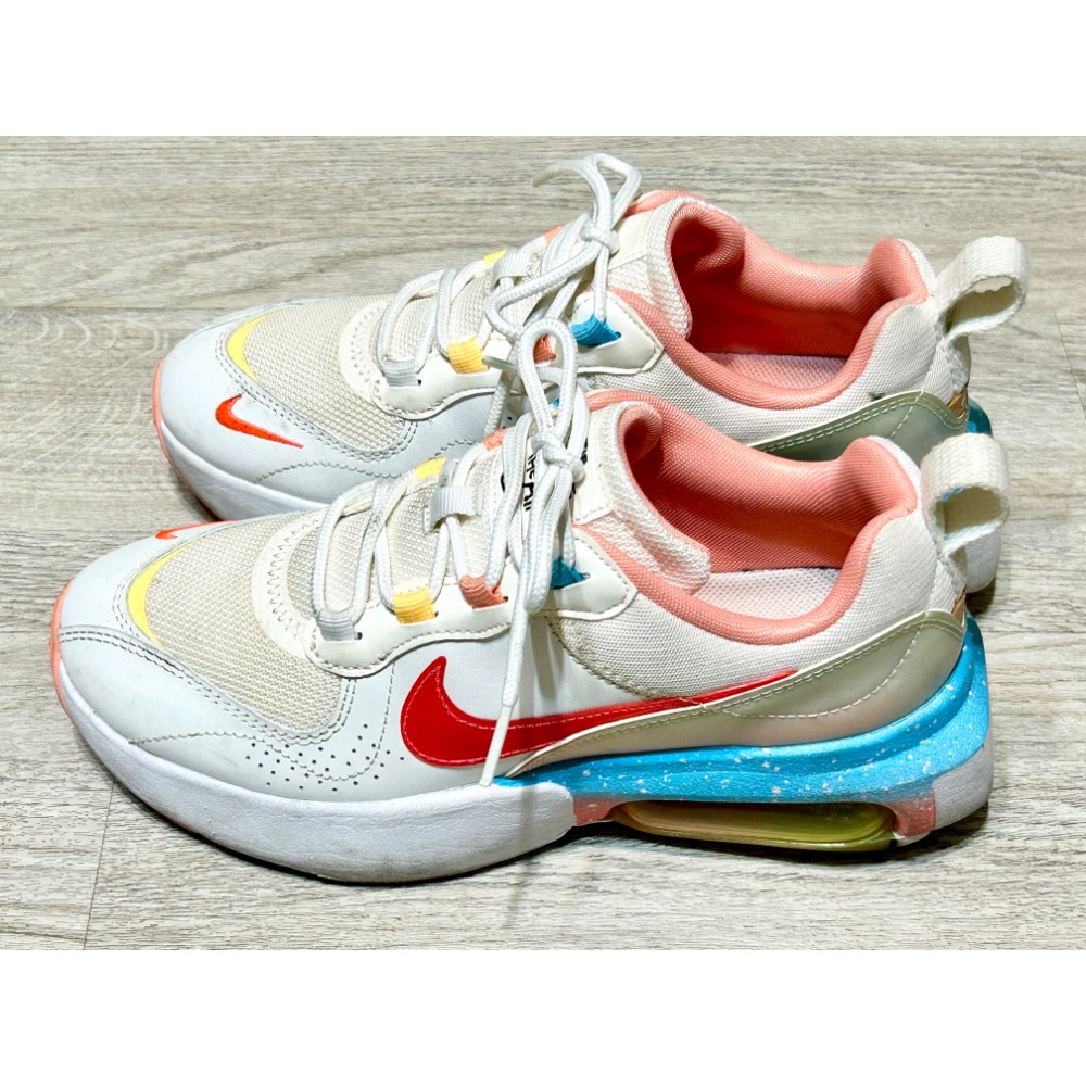 NIKE系列-Air Max Verona 女款白紅多色系氣墊運動慢跑鞋23.5CM-細節圖2