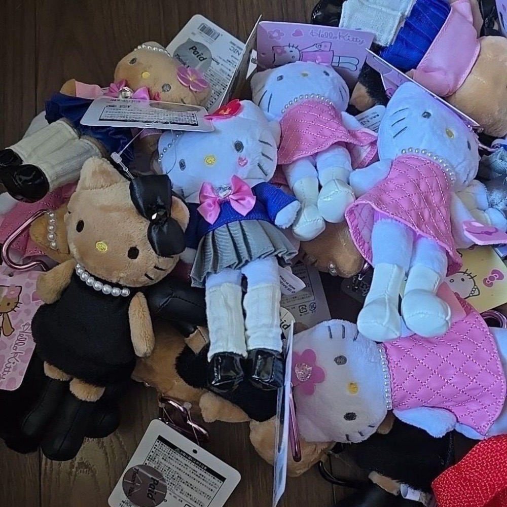 日本三麗鷗愛心扣長腿凱蒂貓吊飾 長腿Hello Kitty  烤焦長腿凱蒂 學生妹長腿凱蒂 貴婦長腿凱蒂 豹紋裝長腿凱蒂-細節圖2