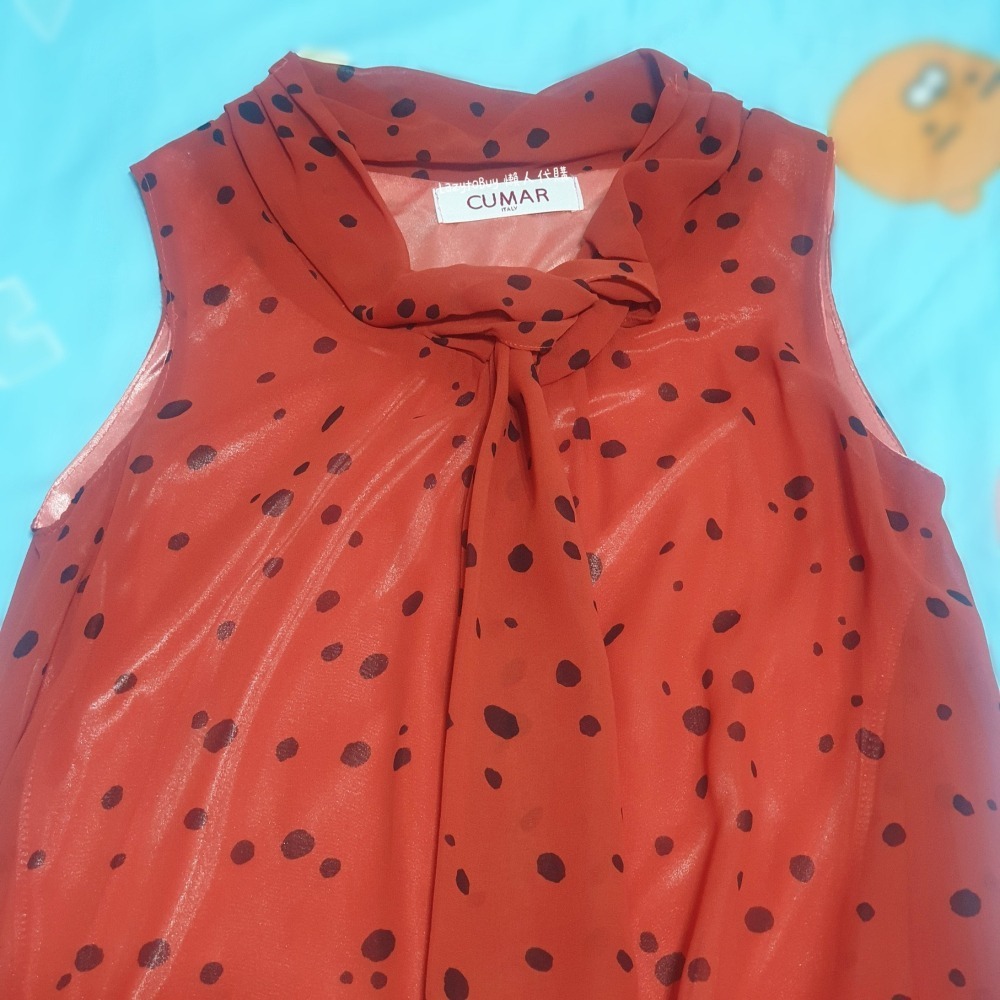 【二手現貨】 CUMAR 氣質領巾雪紡襯衫 無袖襯衫 假兩件式 粉領時尚 百貨專櫃貨 義大利品牌 官方正品-細節圖2