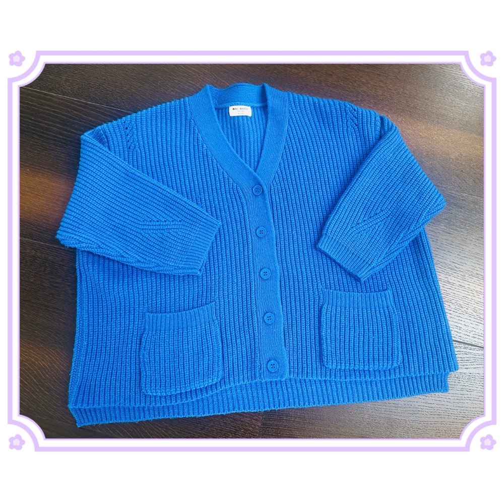 MAC MIOCO 米歐卡 童裝 女童 外套 罩衫 藍色 落肩 時尚 保暖 V領 前釦式 二手-細節圖3