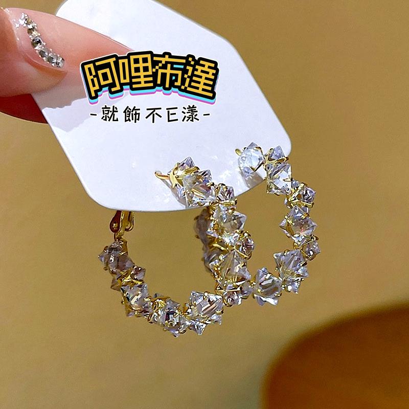 【阿哩布達】👉【耳環】台灣現貨 快速出貨 簡單時尚 立體鋯石纏繞圈圈 圓圈耳針耳環 螺旋耳夾 蚊香盤耳夾 新娘飾品-細節圖4