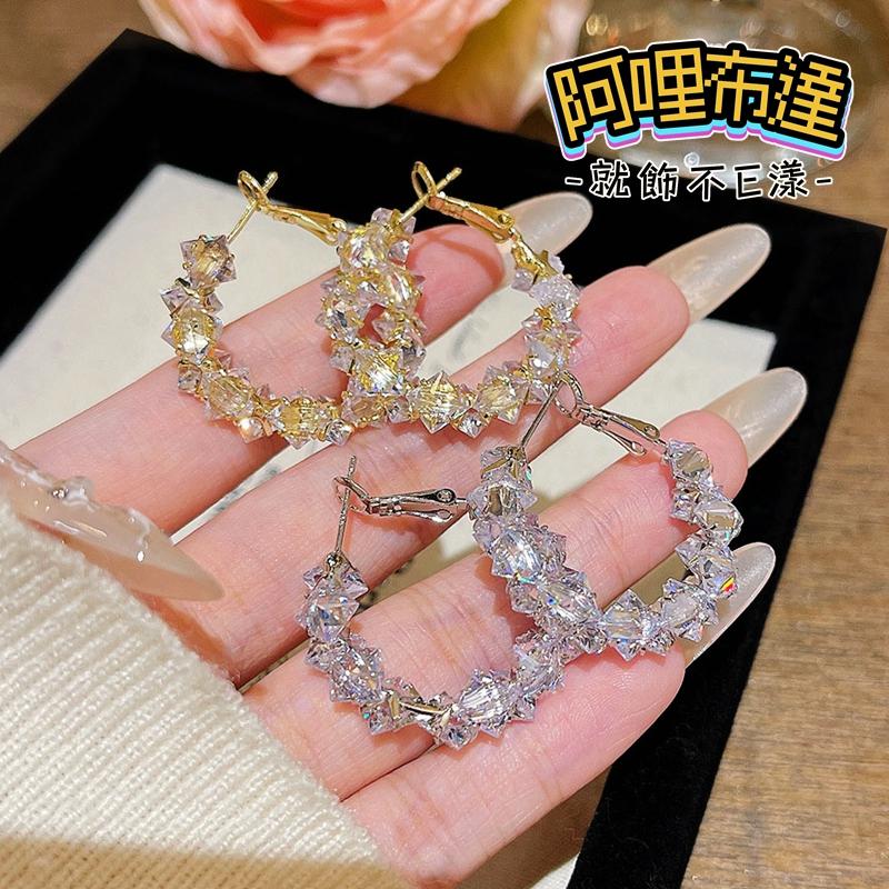 【阿哩布達】👉【耳環】台灣現貨 快速出貨 簡單時尚 立體鋯石纏繞圈圈 圓圈耳針耳環 螺旋耳夾 蚊香盤耳夾 新娘飾品-細節圖5