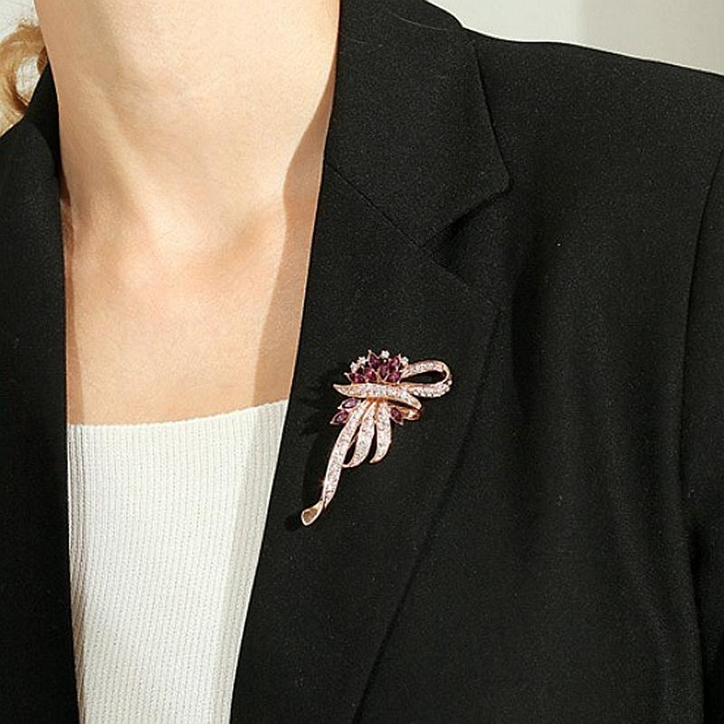 【阿哩布達】👉【胸針】台灣現貨 快速出貨BR04 優雅高潔 閃亮水鑽冰晶花別針 胸針 兩色可選 GD 新秘 新娘飾品-細節圖5