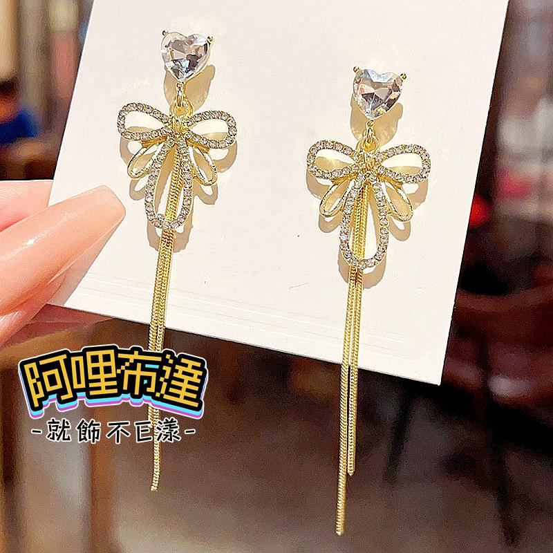 【阿哩布達】👉【耳針耳夾】台灣現貨 快速出貨 銀耳針 愛心水鑽鏤空蝴蝶結流蘇耳針 螺旋耳夾 三角耳夾 蚊香盤 新娘飾品-細節圖3