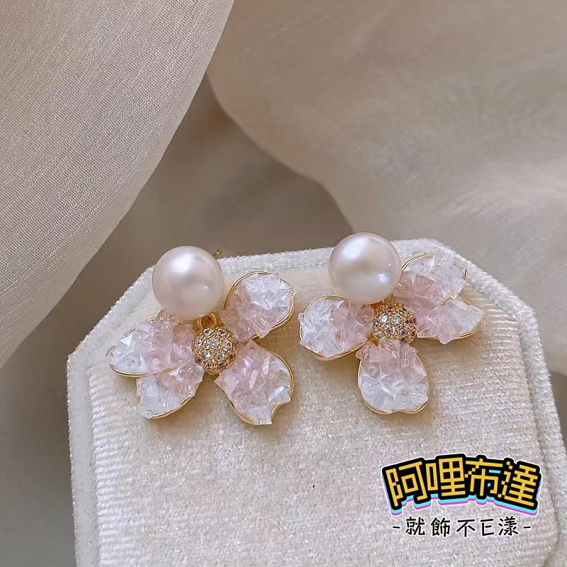 【阿哩布達】👉【耳環】台灣現貨 快速出貨 復古風潮 流行珍珠水晶花朵吊墜耳環 耳針 耳夾 蚊香盤 藍色粉色 兩色可選-細節圖5