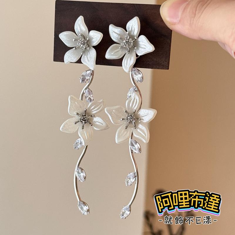 【阿哩布達】👉【耳環】台灣現貨 快速出貨 銀耳針 精緻花朵鋯石藤蔓流蘇耳針 夾式耳環 螺旋耳夾 三角耳夾 約會 出遊-細節圖2