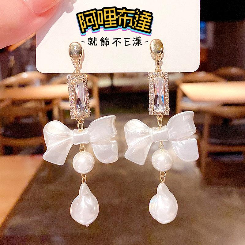 【阿哩布達】👉【耳針耳夾】台灣現貨 快速出貨 銀耳針 長條水鑽白色立體蝴蝶結流蘇耳針耳針 螺旋耳夾 蚊香盤 新娘飾品-細節圖5