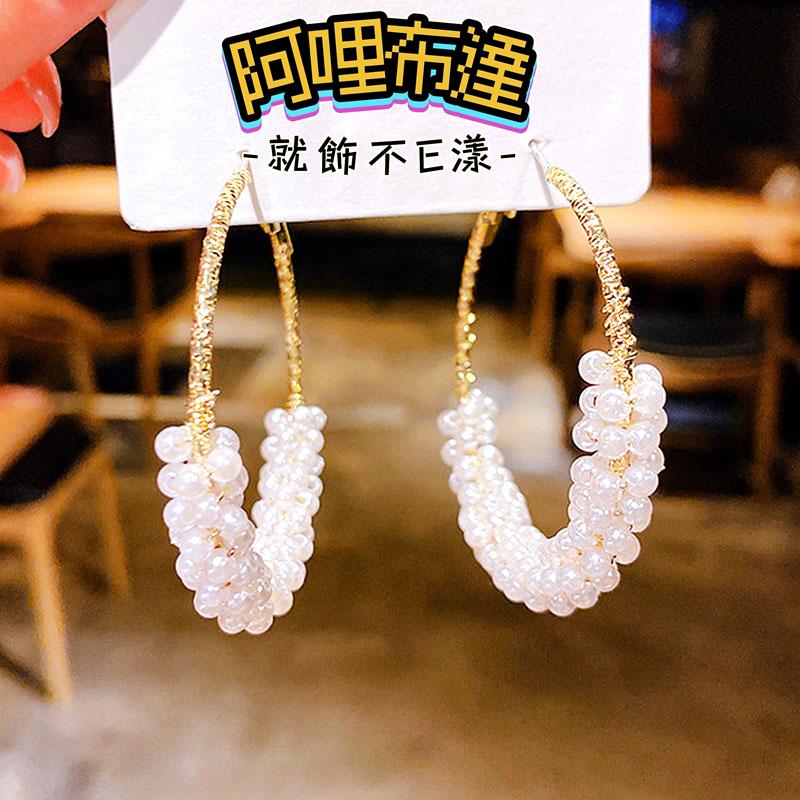 【阿哩布達】👉【耳針耳夾】台灣現貨 快速出貨 好康促銷商品 售完不補 珍珠纏繞圓圈 圈圈耳針 新娘秘書 新娘飾品-細節圖2