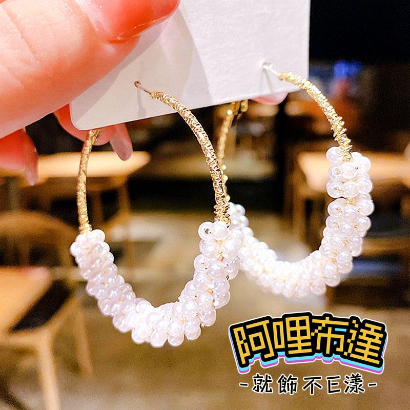 【阿哩布達】👉【耳針耳夾】台灣現貨 快速出貨 好康促銷商品 售完不補 珍珠纏繞圓圈 圈圈耳針 新娘秘書 新娘飾品-細節圖3