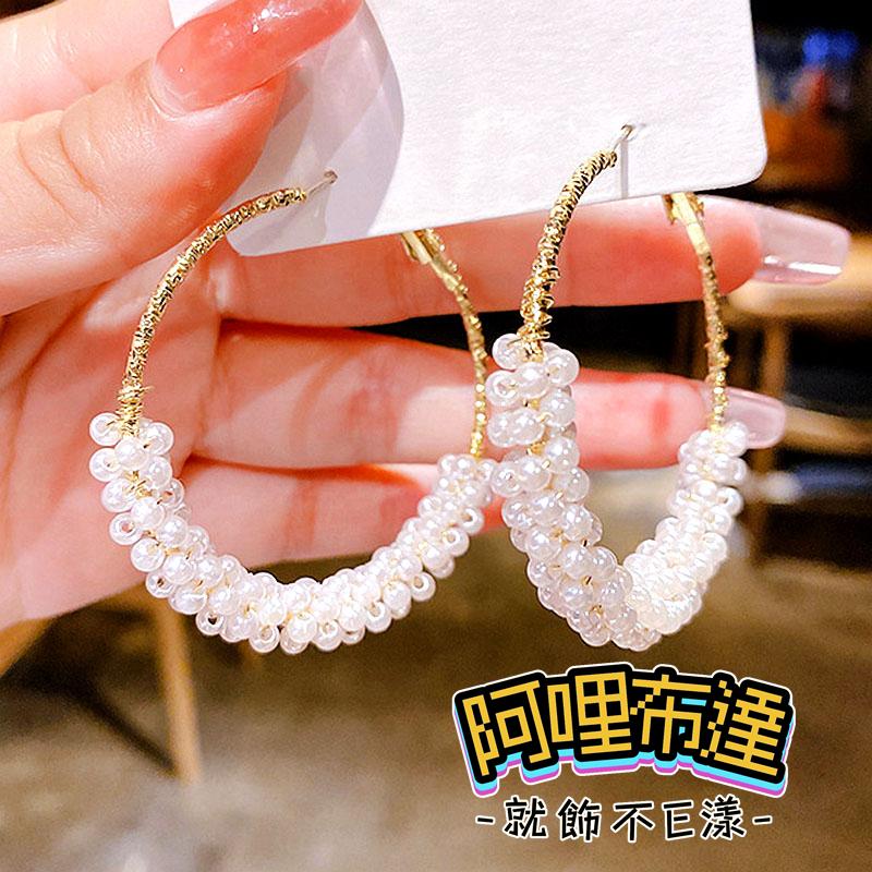 【阿哩布達】👉【耳針耳夾】台灣現貨 快速出貨 好康促銷商品 售完不補 珍珠纏繞圓圈 圈圈耳針 新娘秘書 新娘飾品-細節圖4