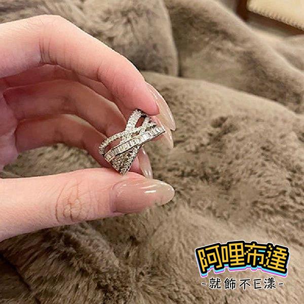【阿哩布達】👉【戒指】台灣現貨 快速出貨JZ01 時尚精緻 璀璨水鑽鋯石交錯寛版戒指 開口戒 新娘秘書 新娘飾品 約會-細節圖4