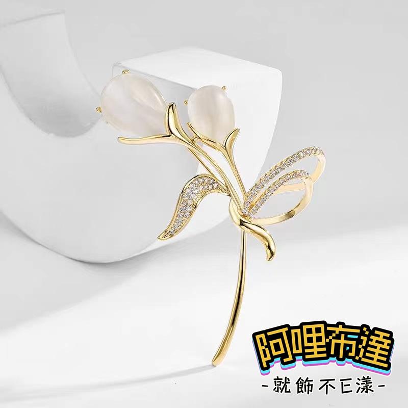 【阿哩布達】👉【胸針】台灣現貨 快速出貨BR16 高貴典雅 水晶鬱金香花朵鑲鑽別針 胸針 GD 兩色可選 新娘飾品 新秘-細節圖8