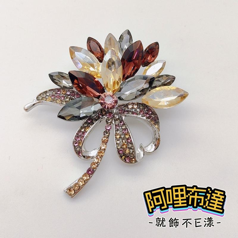 【阿哩布達】👉【胸針】台灣現貨 快速出貨BR23 幸福時刻 彩色水晶新娘捧花別針 胸針 徽章 GD 新娘飾品 新娘秘書-細節圖2