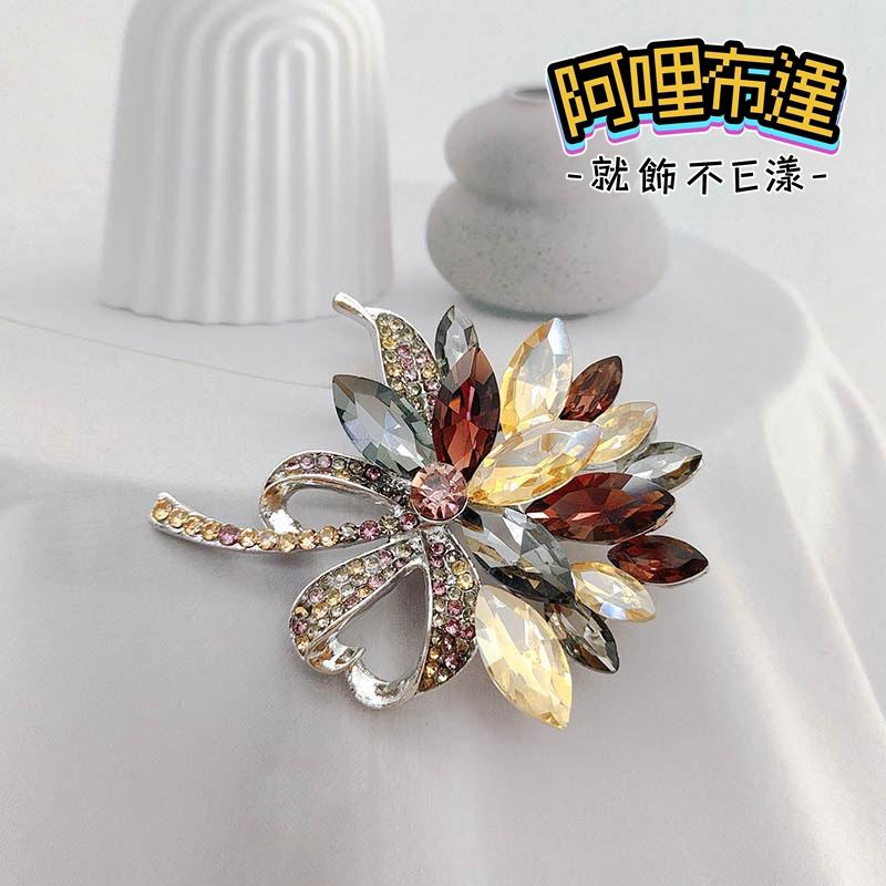 【阿哩布達】👉【胸針】台灣現貨 快速出貨BR23 幸福時刻 彩色水晶新娘捧花別針 胸針 徽章 GD 新娘飾品 新娘秘書-細節圖6