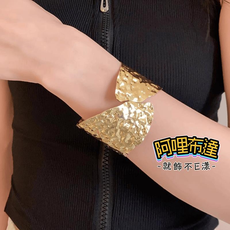 【阿哩布達】👉【手鍊】台灣現貨 快速出貨SH101 簡約 鍛打錘紋造型寬版手環 開口手環 兩色可選 新娘飾品 新娘秘書-細節圖5