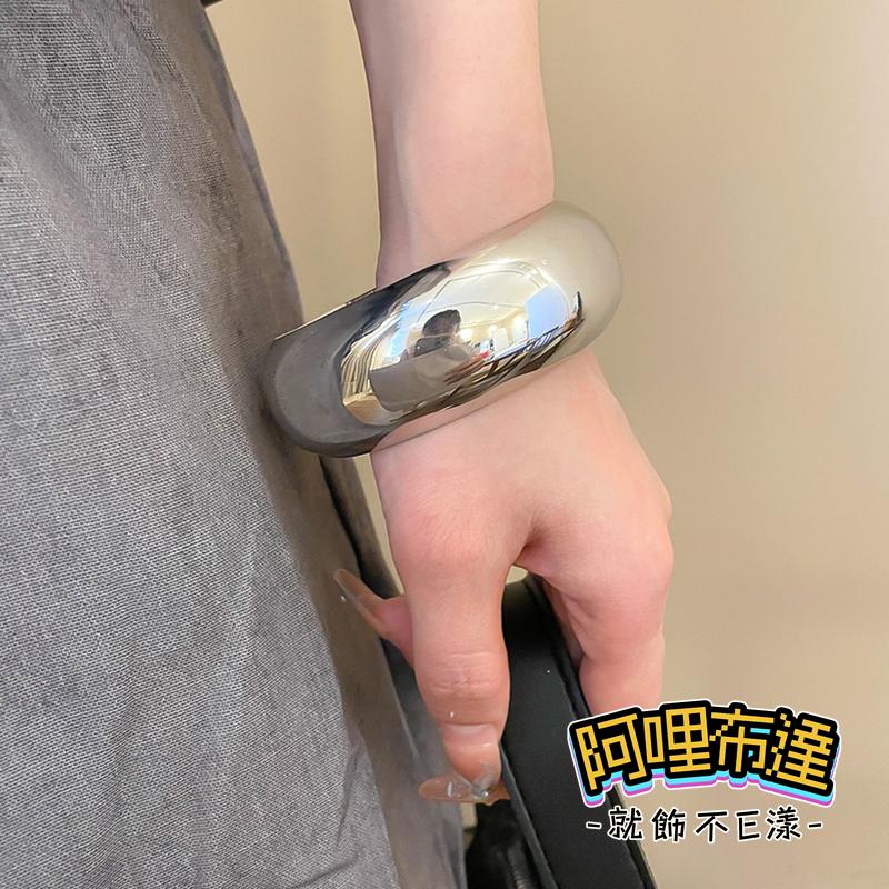 【阿哩布達】👉【手鍊】台灣現貨 快速出貨SH103 時尚簡約 浮誇超特大金屬手鐲 固定手圍 兩色可選 肚皮舞飾品 新秘-細節圖7