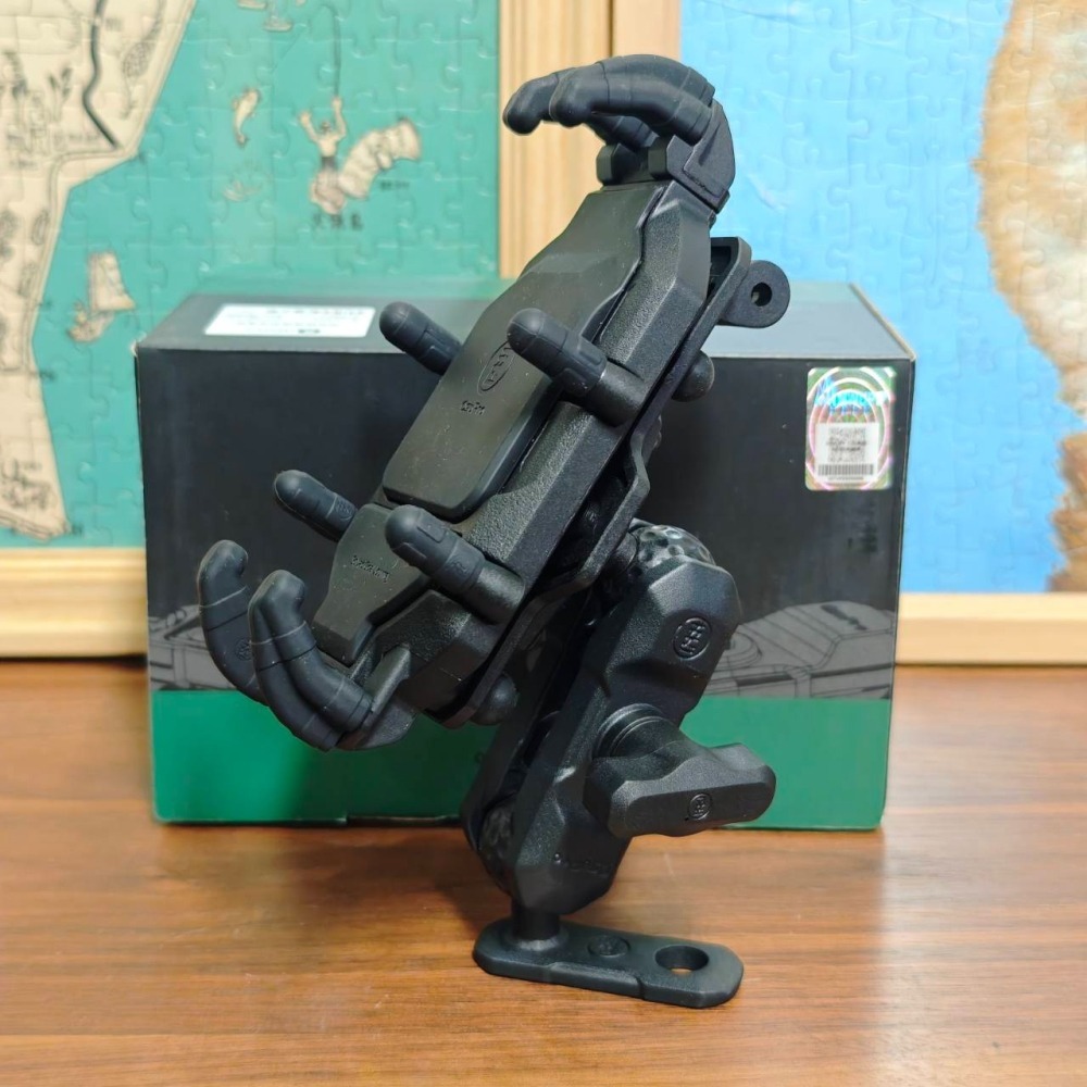 【桃園現貨】五匹甲殼減震手機架WUPP OsoPro 機車手機架 五匹手機架  無線充電板 小盔盔 手機架 外送-細節圖2