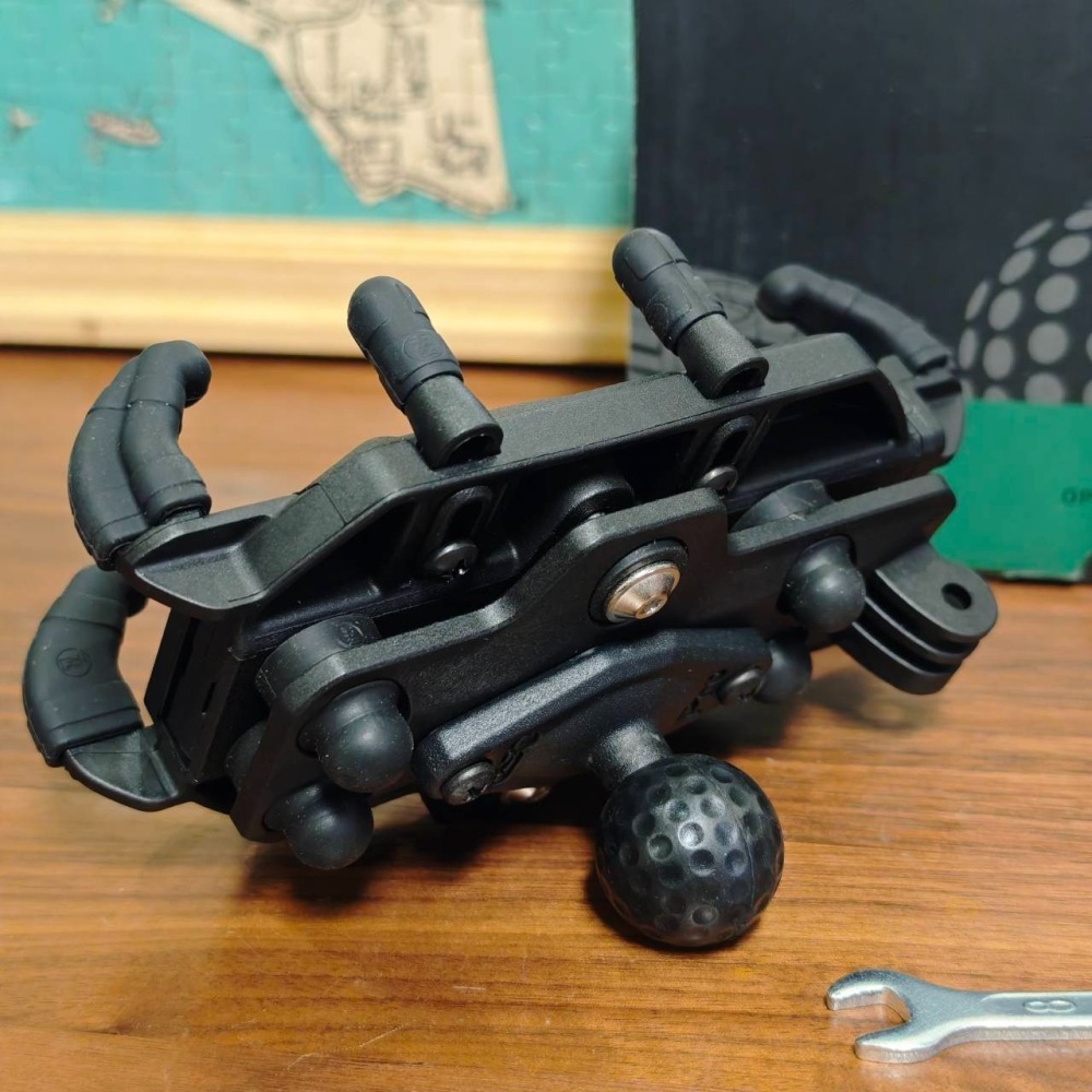 【桃園現貨】五匹甲殼減震手機架WUPP OsoPro 機車手機架 五匹手機架  無線充電板 小盔盔 手機架 外送-細節圖4