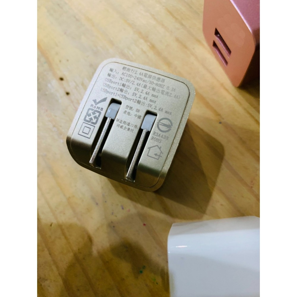 台灣安規認證 迷你智能摺疊插頭雙USB充電器 雙孔共2.4A快充豆腐頭-細節圖4