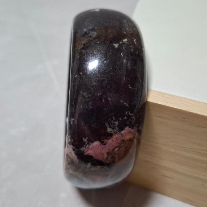 【三寶坊】薔薇手鐲 62圈口 薔薇輝手鐲 玫瑰石 寬鐲 手鐲大圈口 N451-細節圖2