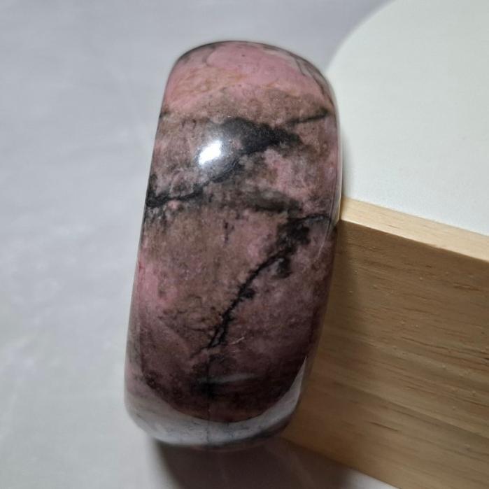 【三寶坊】薔薇手鐲 60圈口 薔薇輝手鐲 玫瑰石 寬鐲 手鐲大圈口 N441-細節圖4