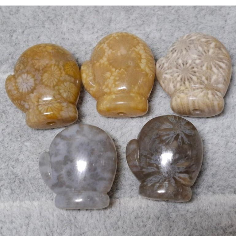 【三寶坊】珊瑚玉 手套 滿花精品料 通孔小件 雕刻件 手作DIY材料 水晶 串珠 配件 吊墜-細節圖5