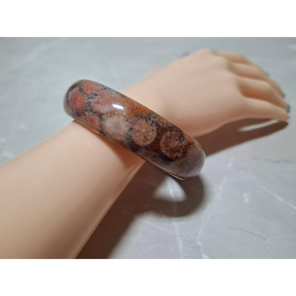 【三寶坊】天然珊瑚玉手鐲 61圈口 大花 黑紅多彩 平安鐲 手鐲大圈口 N427-細節圖7