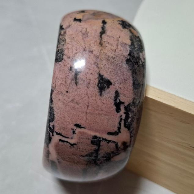 【三寶坊】薔薇手鐲 62圈口 薔薇輝手鐲 玫瑰石 寬鐲 輪胎鐲大圈口 N444-細節圖2