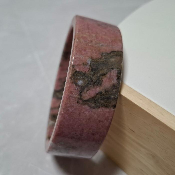 【三寶坊】薔薇手鐲 64圈口 薔薇輝手鐲 玫瑰石 寬鐲 方鐲大圈口 N446-細節圖2