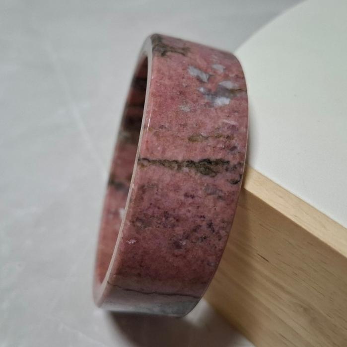 【三寶坊】薔薇手鐲 64圈口 薔薇輝手鐲 玫瑰石 寬鐲 方鐲大圈口 N446-細節圖3