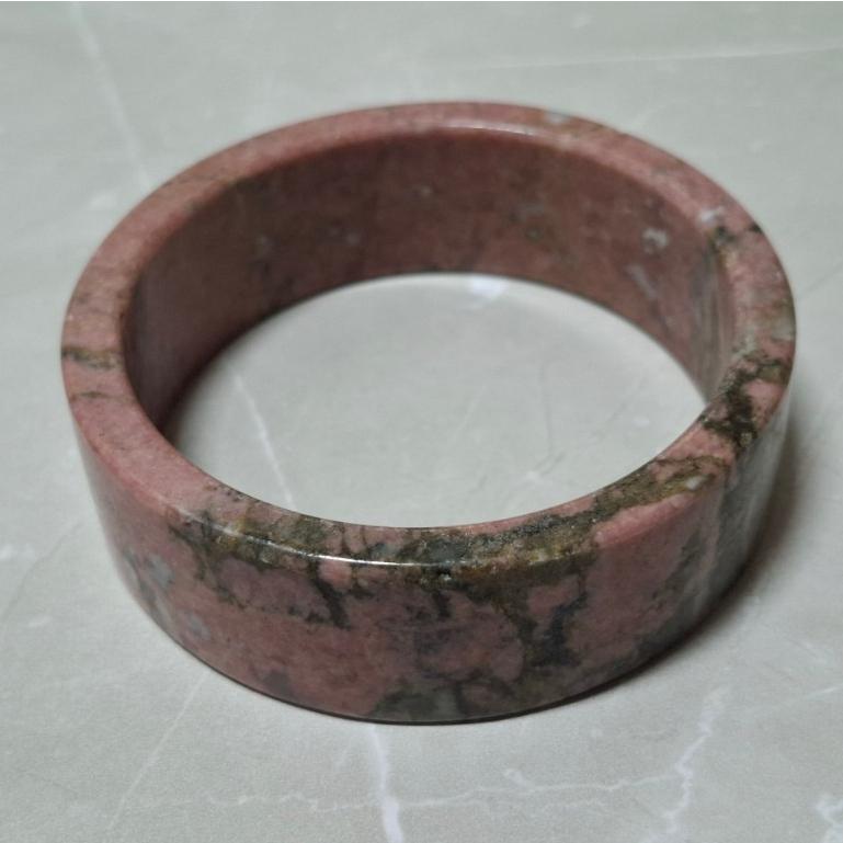 【三寶坊】薔薇手鐲 64圈口 薔薇輝手鐲 玫瑰石 寬鐲 方鐲大圈口 N446-細節圖5